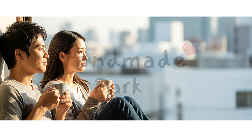 フリー素材 無料 写真|バルコニーで朝のコーヒータイムを過ごす日本人カップル
