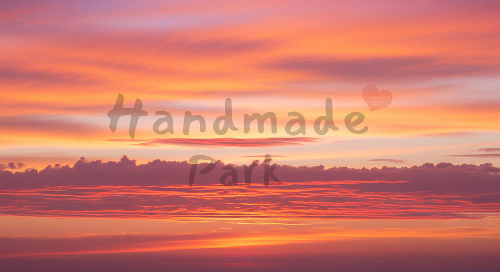 フリー素材 無料 写真|夕焼けのピンク雲が広がる空ロマンチックな雰囲気のヘッダーに使える背景写真素材Webや印刷の背景・資料に便利