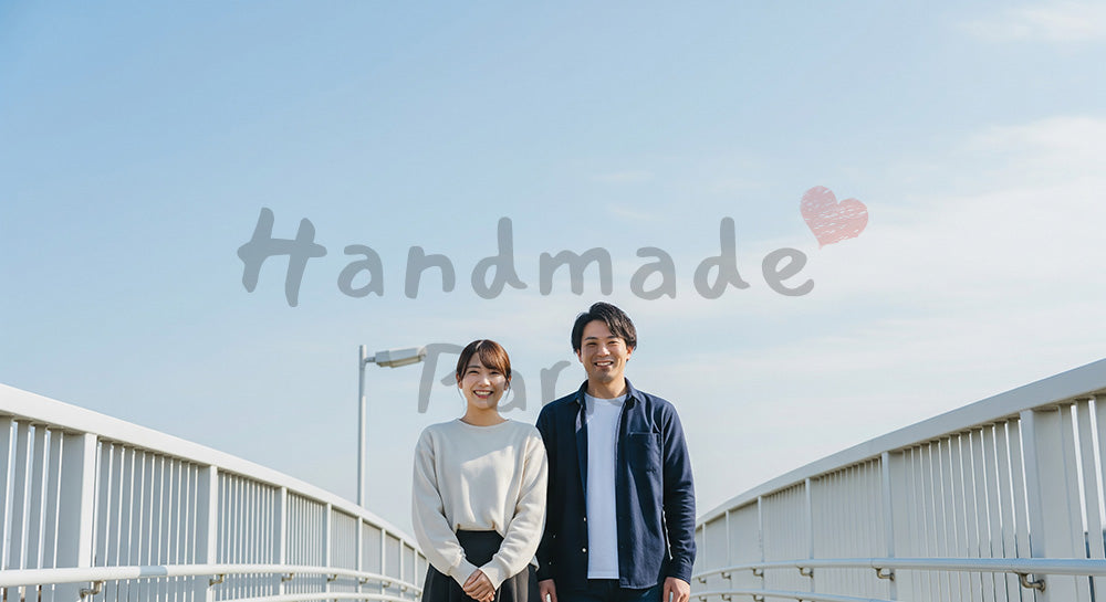 フリー素材 無料 写真|歩道橋と青空の日本人カップル(正面) 写真背景
