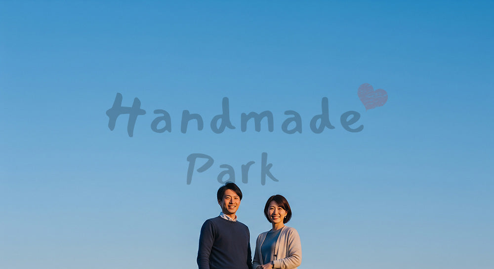 フリー素材 無料 写真|夕方前の青空空きスペースと日本人カップル(正面)