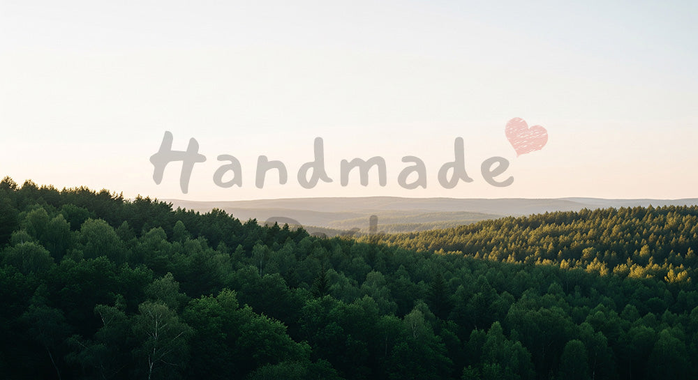 フリー素材 無料 写真|SDGsのメッセージを載せやすい森と空のシンプル背景 大きな余白 背景素材