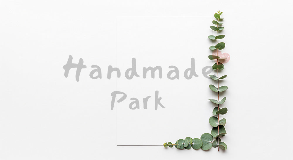 フリー素材 無料 写真|右と下のL字ユーカリフレーム背景、中央コピー用スペース