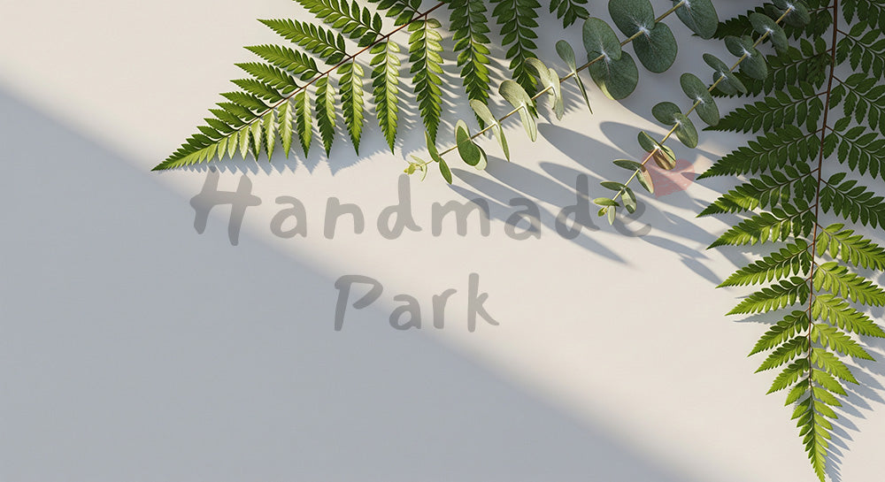 フリー素材 無料 写真|左下コピー余白の背景のあるウォームグレーに右上リーフフレーム