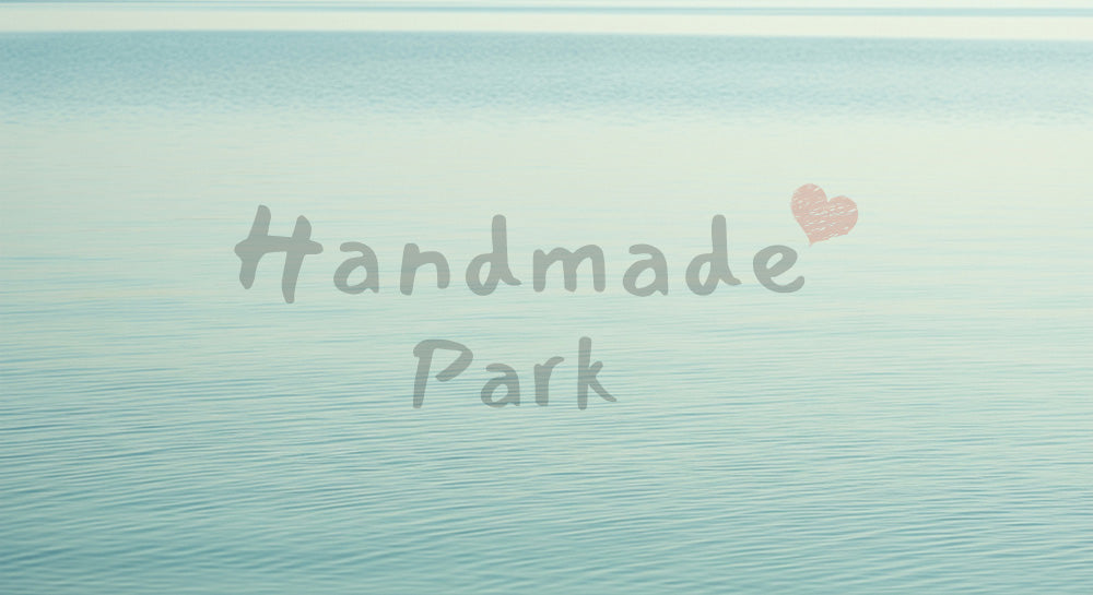 フリー素材 無料 写真|上部コピースペースのあるニュートラルグレーの抽象水面