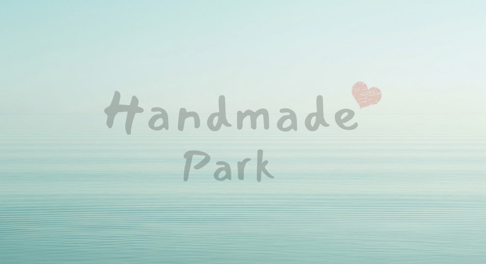 フリー素材 無料 写真|ニュートラルグレーのアブストラクト水面、上部テキストスペース