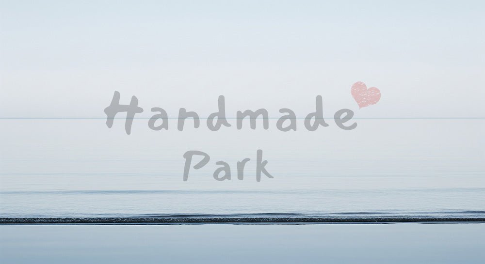 フリー素材 無料 写真|反射ほぼ無しのマット抽象的な水面、中央ワイドスペース