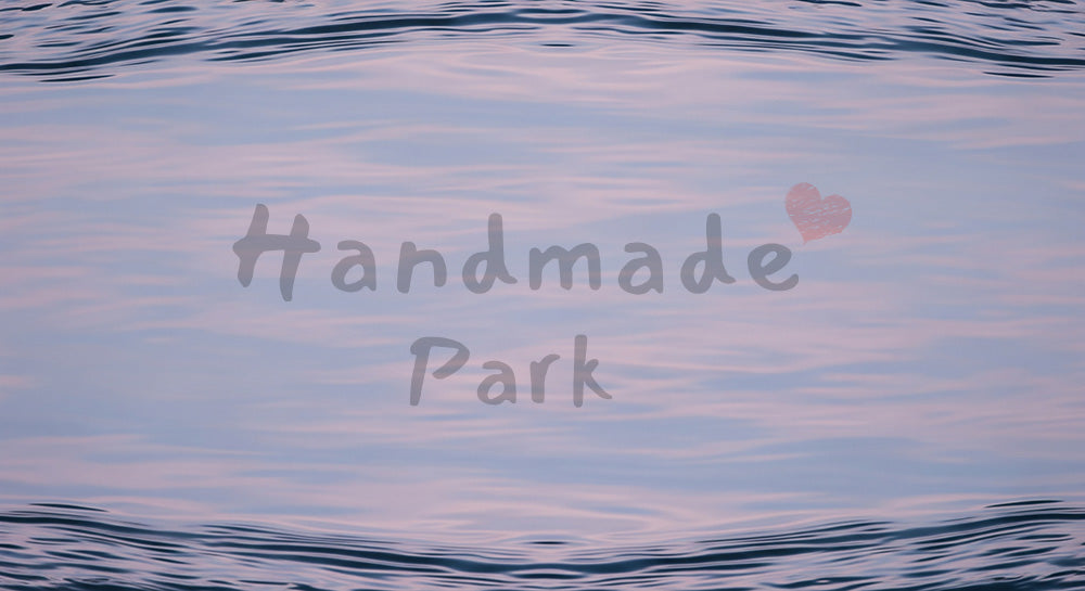 フリー素材 無料 写真|長秒露光風に滑らかな抽象水面、中央ワイド余白