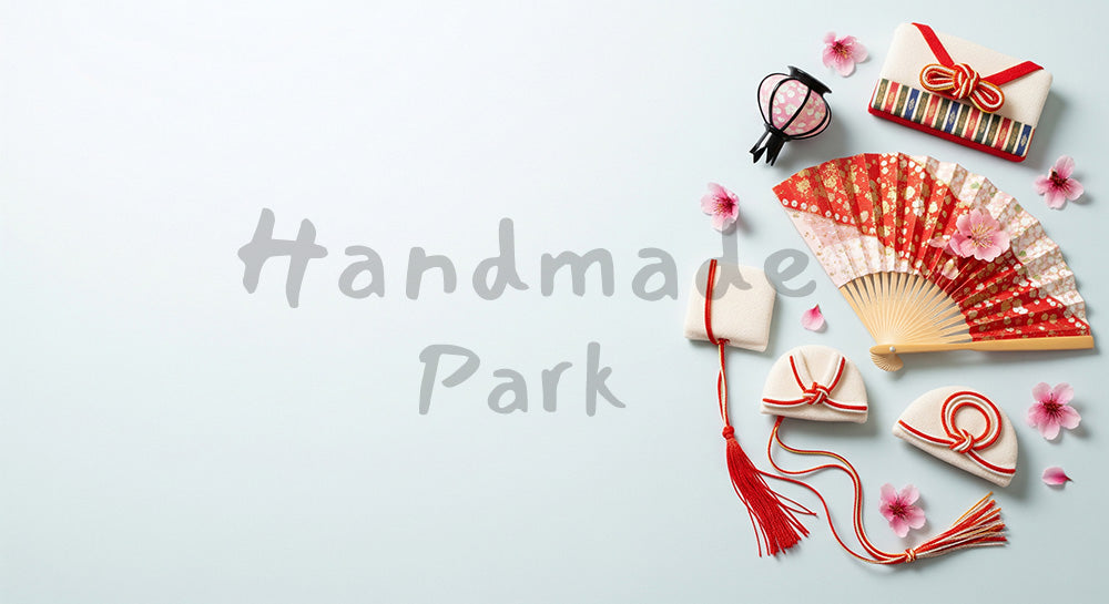 フリー素材 無料 写真|和小物と桃の花の春背景 左余白でアイキャッチ画像|余白たっぷりで見出しが入れやすい