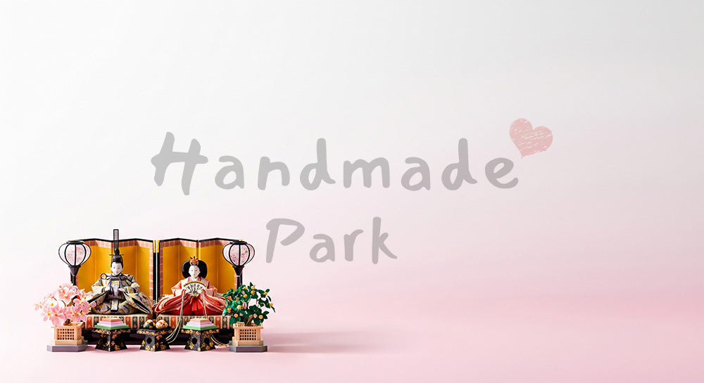 フリー素材 無料 写真|親王飾りミニマル背景 大きな余白で春告知|余白付きで告知に使いやすい