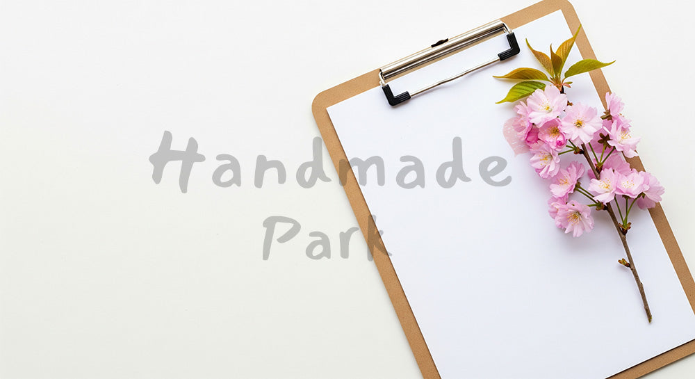 フリー素材 無料 写真|白紙の式次第風クリップボード 桜と余白|余白を活かしたアイキャッチ