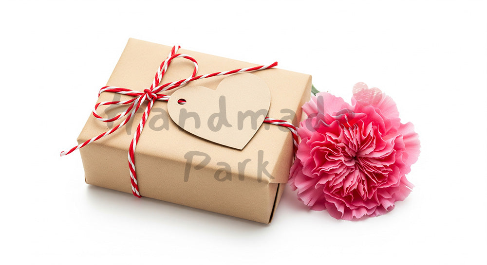 フリー素材 無料 写真|母の日 ミニマルな 商品撮影風 プレゼントと無地タグ|広告・チラシの挿し絵に