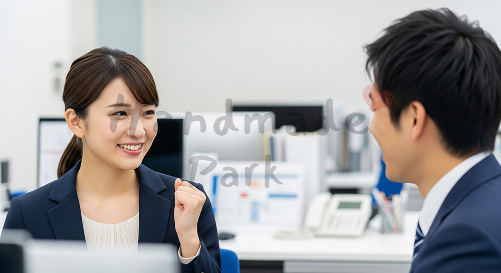 フリー素材 無料 写真|採用向け 日本人営業が成果を喜ぶチームの明るい職場スナップ写真|特集ページの見出しに便利(特集向け)