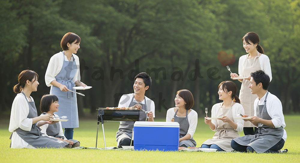 フリー素材 無料 写真｜明るい週末のにぎわいを写した行楽シーン、日本の公園で家族と友人がBBQを楽しむ屋外レジャー