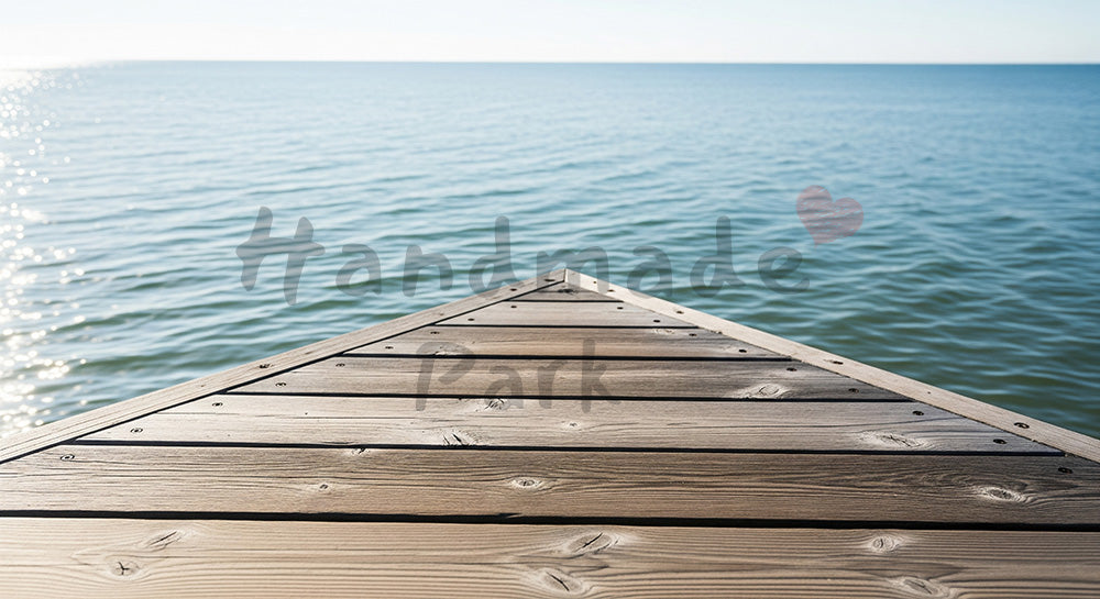 フリー素材 無料 写真｜青空と海に伸びる桟橋、ミニマルで爽やかな背景写真