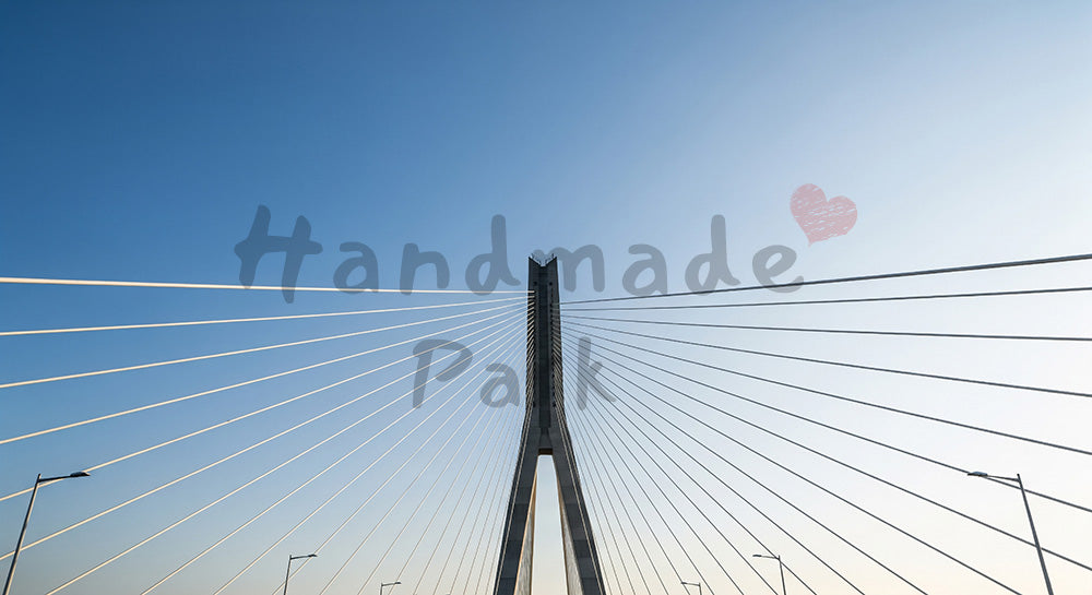 フリー素材 無料 写真｜斜張橋のラインと青空洗練された都市インフラの背景写真