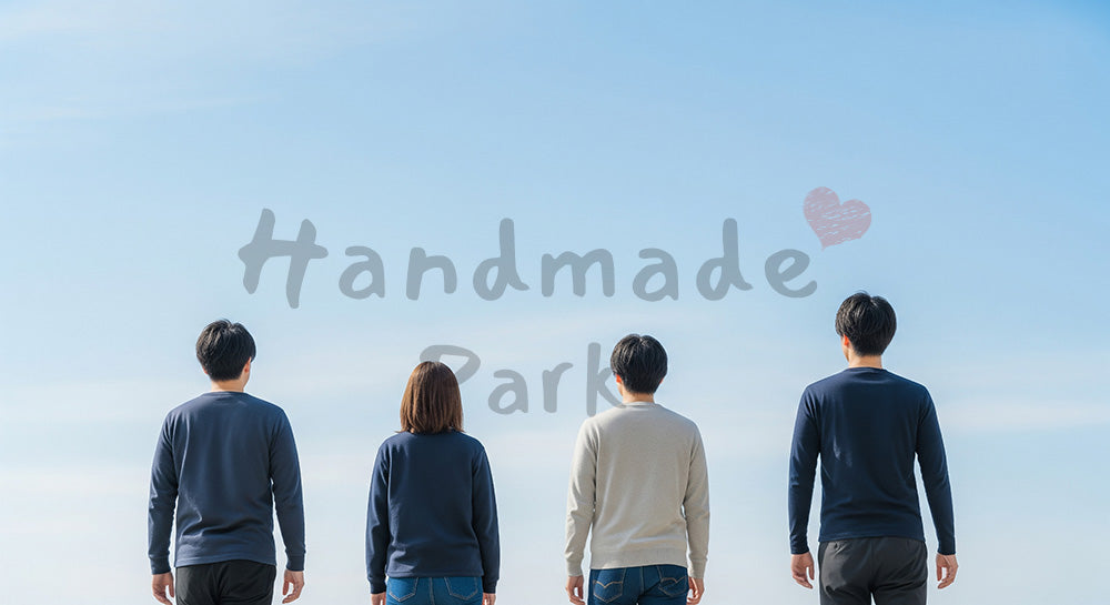 フリー素材 無料 写真｜青空と気分転換のチーム時間のある週末のアウトドアを楽しむ日本人同僚の後ろ姿
