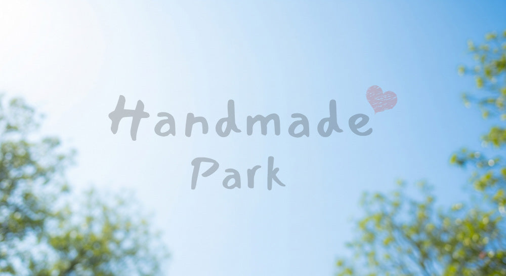 フリー素材 無料 写真｜枝葉と淡い青空の背景