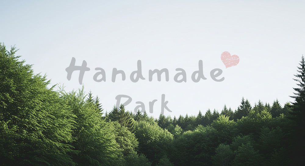 フリー素材 無料 写真｜SDGsに合う前景グリーンと空抜けスペースの背景 上品で文字入れ向き