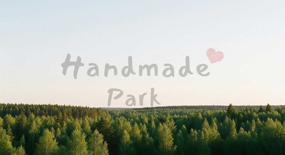 フリー素材 無料 写真｜SDGsのメッセージを載せやすい森と空のシンプル背景 大きなスペース