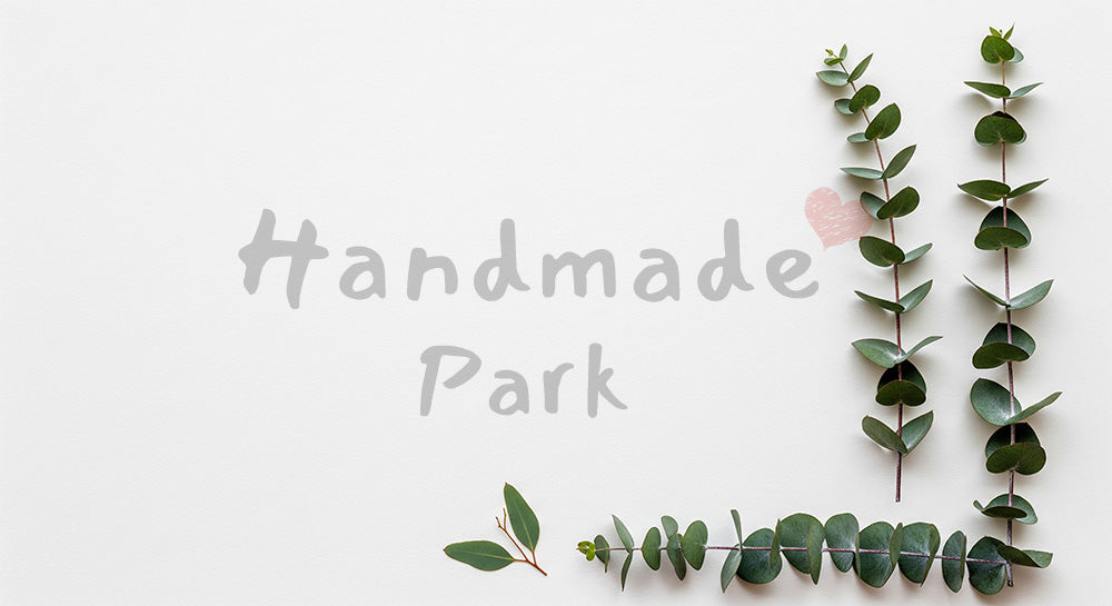 フリー素材 無料 写真｜右と下のL字ユーカリフレーム背景、中央コピースペース