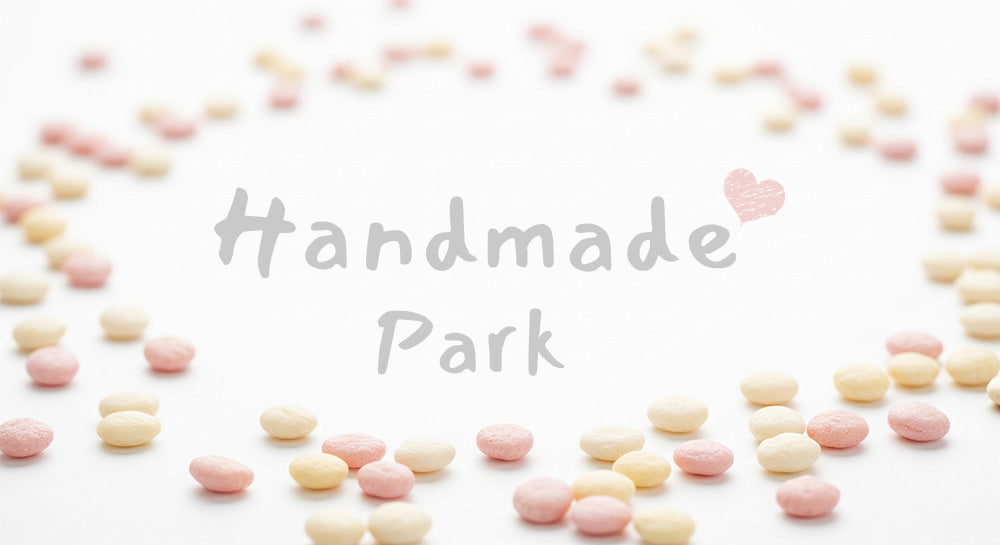 フリー素材 無料 写真｜ひなあられパステル背景 中央余白の春素材｜文字入れしやすい余白あり