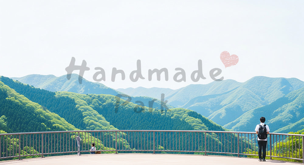 フリー素材 無料 写真｜GW絶景スポット風 展望デッキと新緑 余白｜文字入れしやすい余白あり