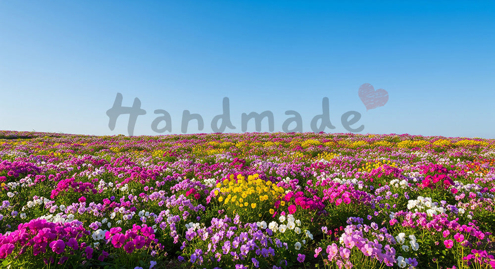 フリー素材 無料 写真｜GWお花スポット風 青空余白のアイキャッチ｜余白たっぷりで見出しが入れやすい