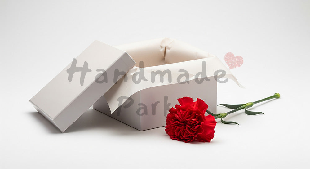 フリー素材 無料 写真｜母の日 ナチュラル 開いたギフトボックスと花（商品撮影風）｜記事・スライドの差し込みに