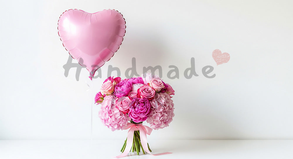 フリー素材 無料 写真｜母の日 温かい ハート風船と花束の室内カット｜広告・チラシの挿し絵に