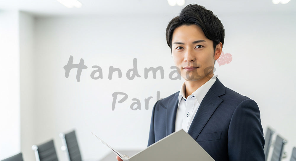 フリー素材 無料 写真|採用向け 日本人営業の自信と誠実さが伝わるオフィスプロフィール写真 シーン|LP・バナーに使いやすい